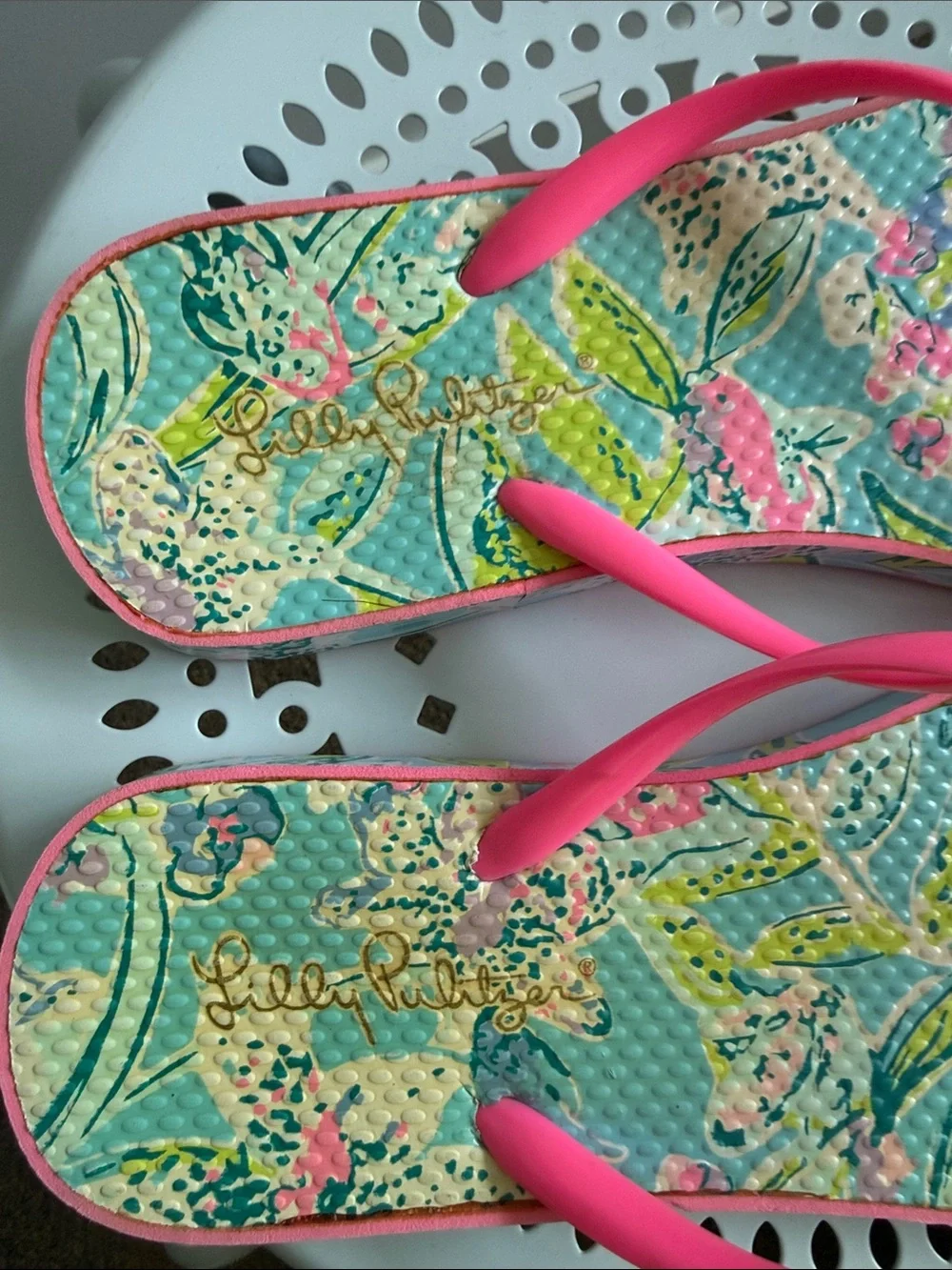 Lilly Pulitzer Pink Strap Floral Print Flip Flops - Picture 2 of 3